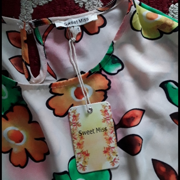 Flower Power Print Top - Picture 6 of 6